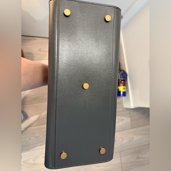 Saint Laurent Grey Sac De Jour with Gold hardware (like new) - Picture 3 of 7